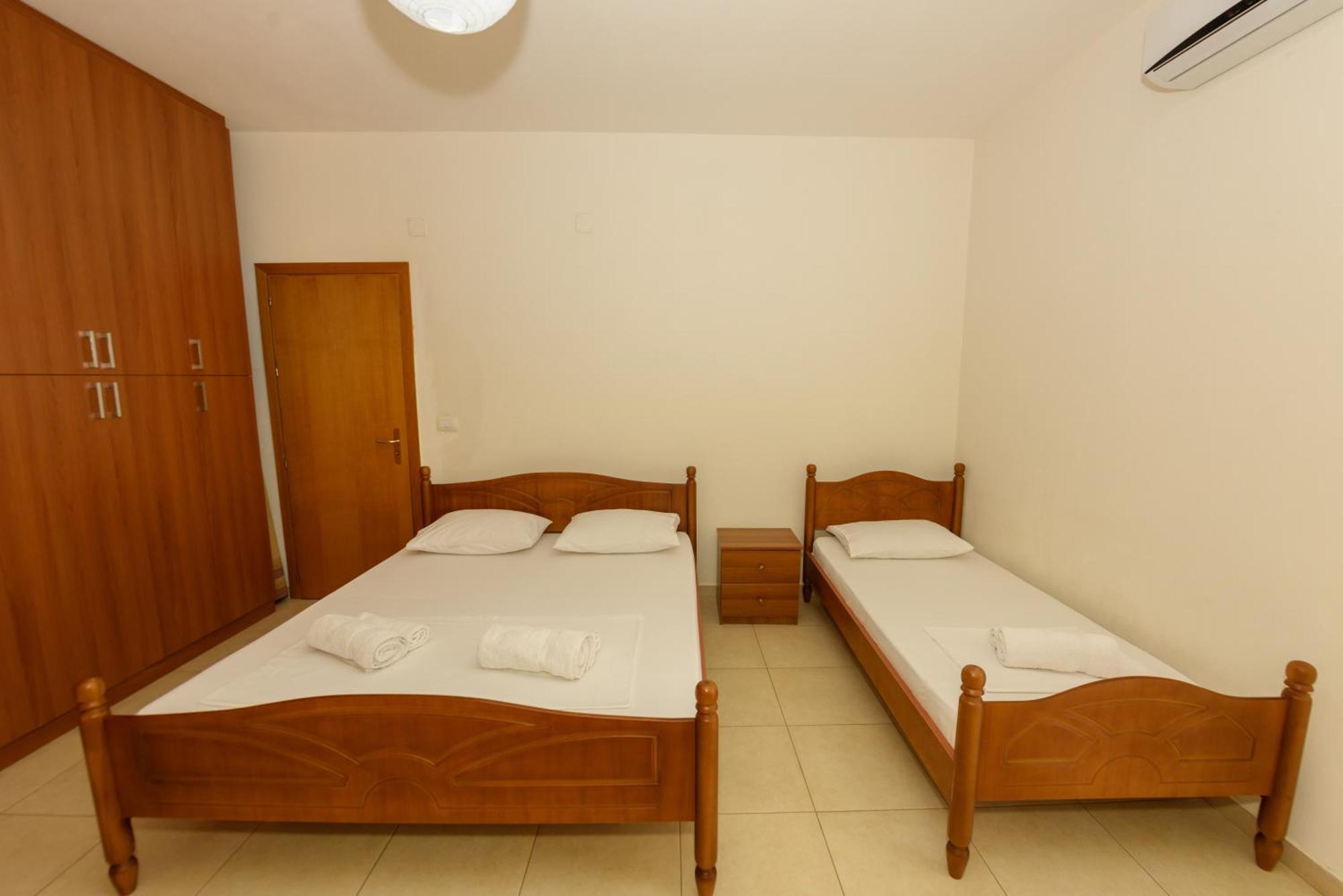 Vasili'S Family Apartments Himare Ngoại thất bức ảnh