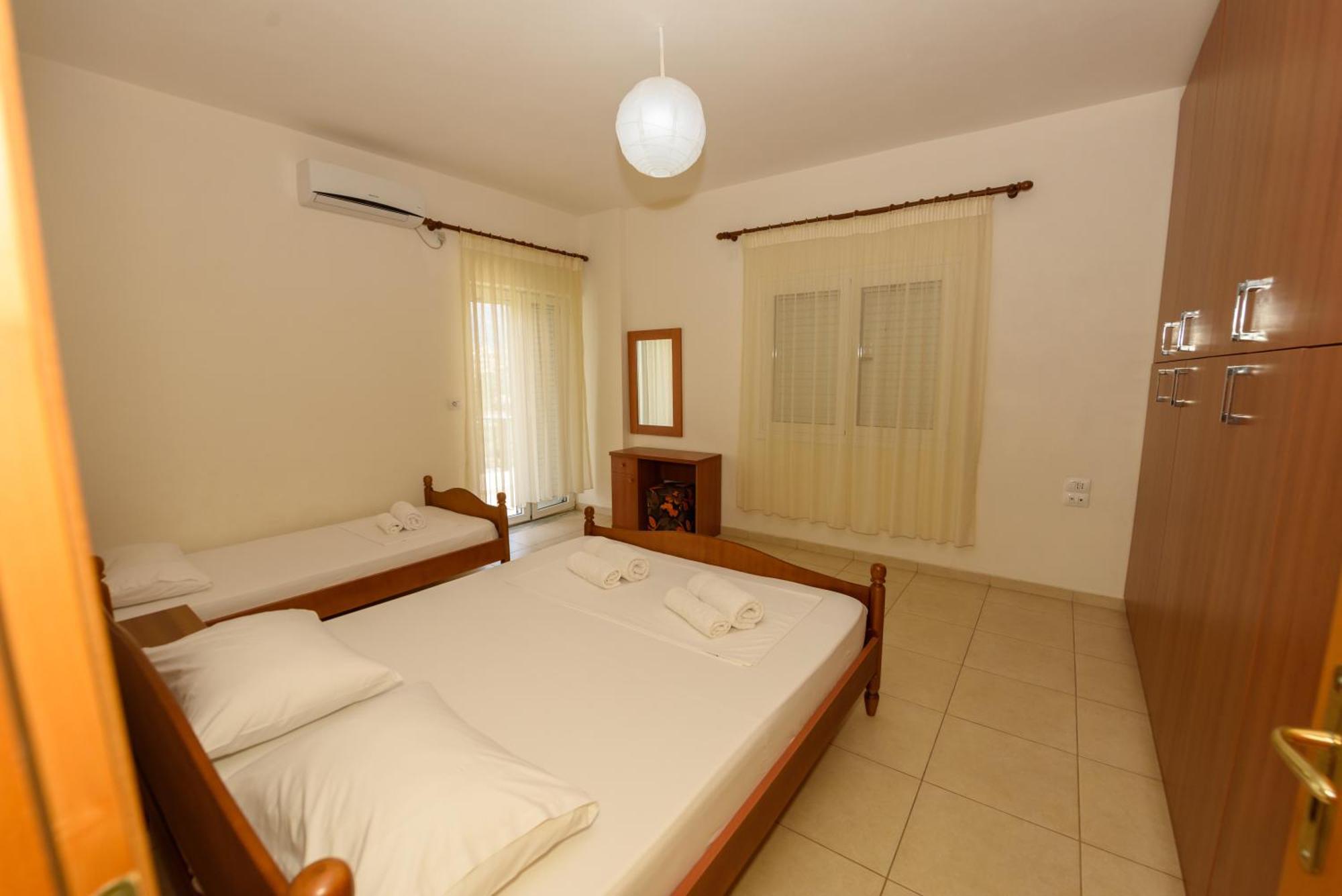 Vasili'S Family Apartments Himare Ngoại thất bức ảnh