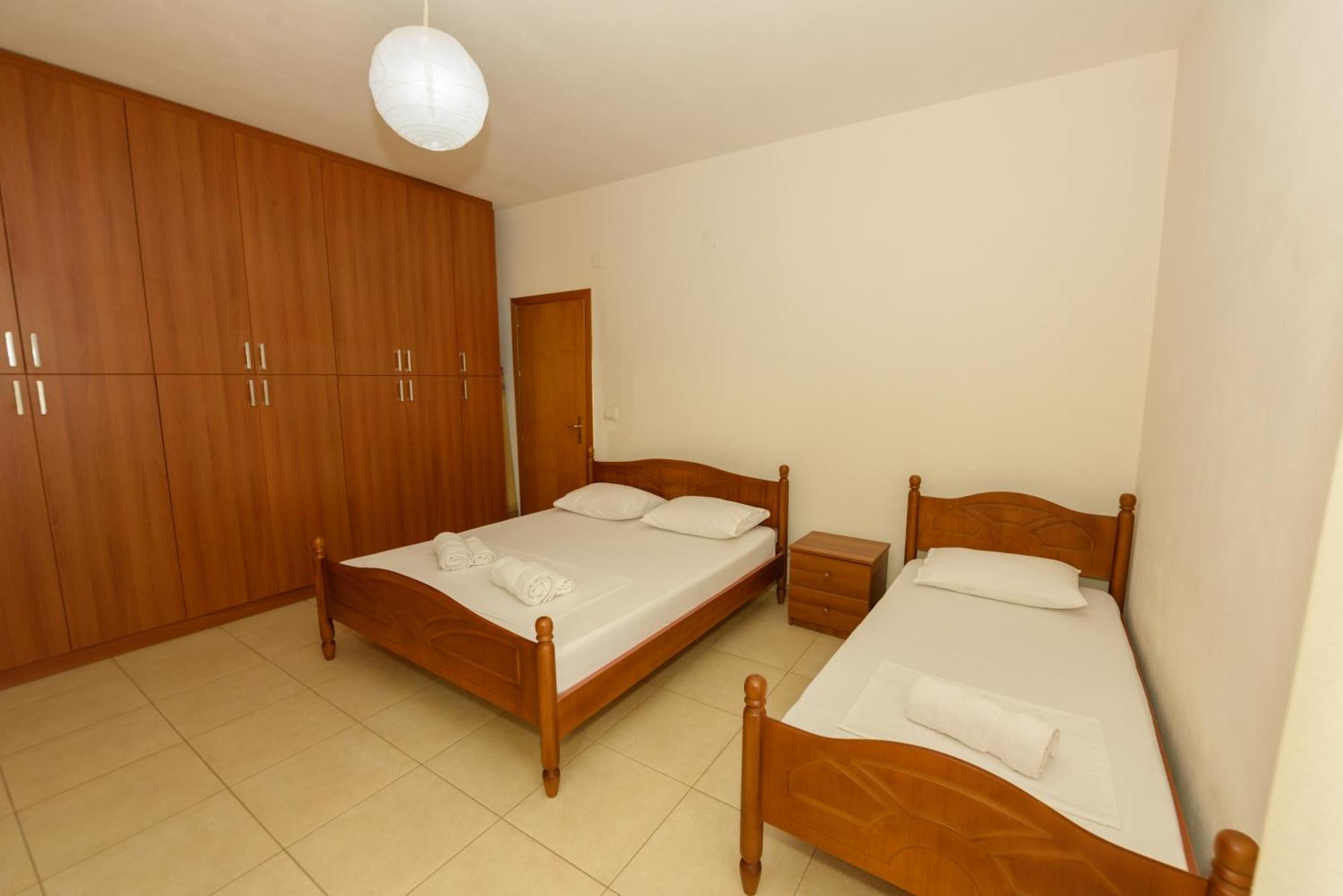 Vasili'S Family Apartments Himare Ngoại thất bức ảnh