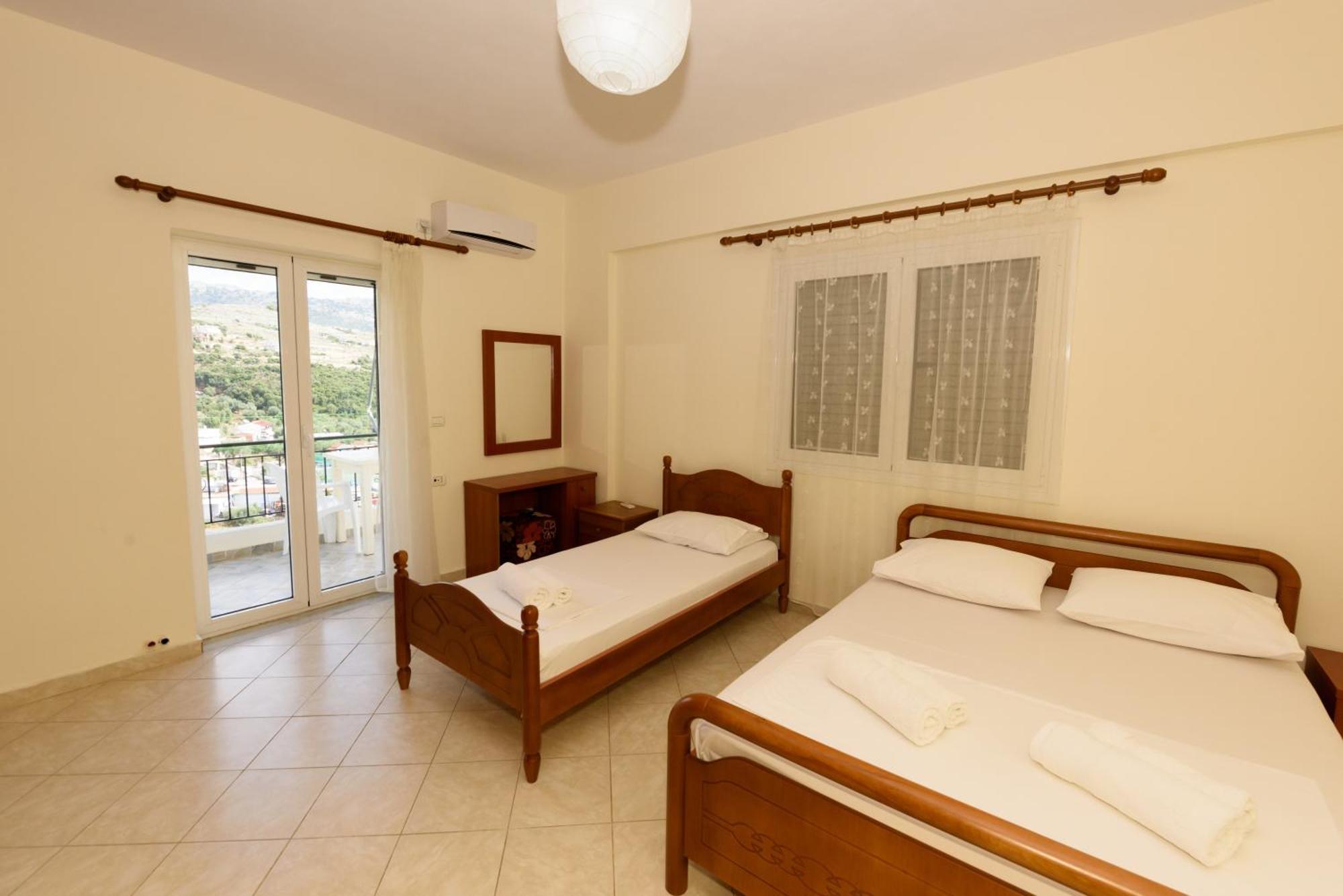 Vasili'S Family Apartments Himare Ngoại thất bức ảnh