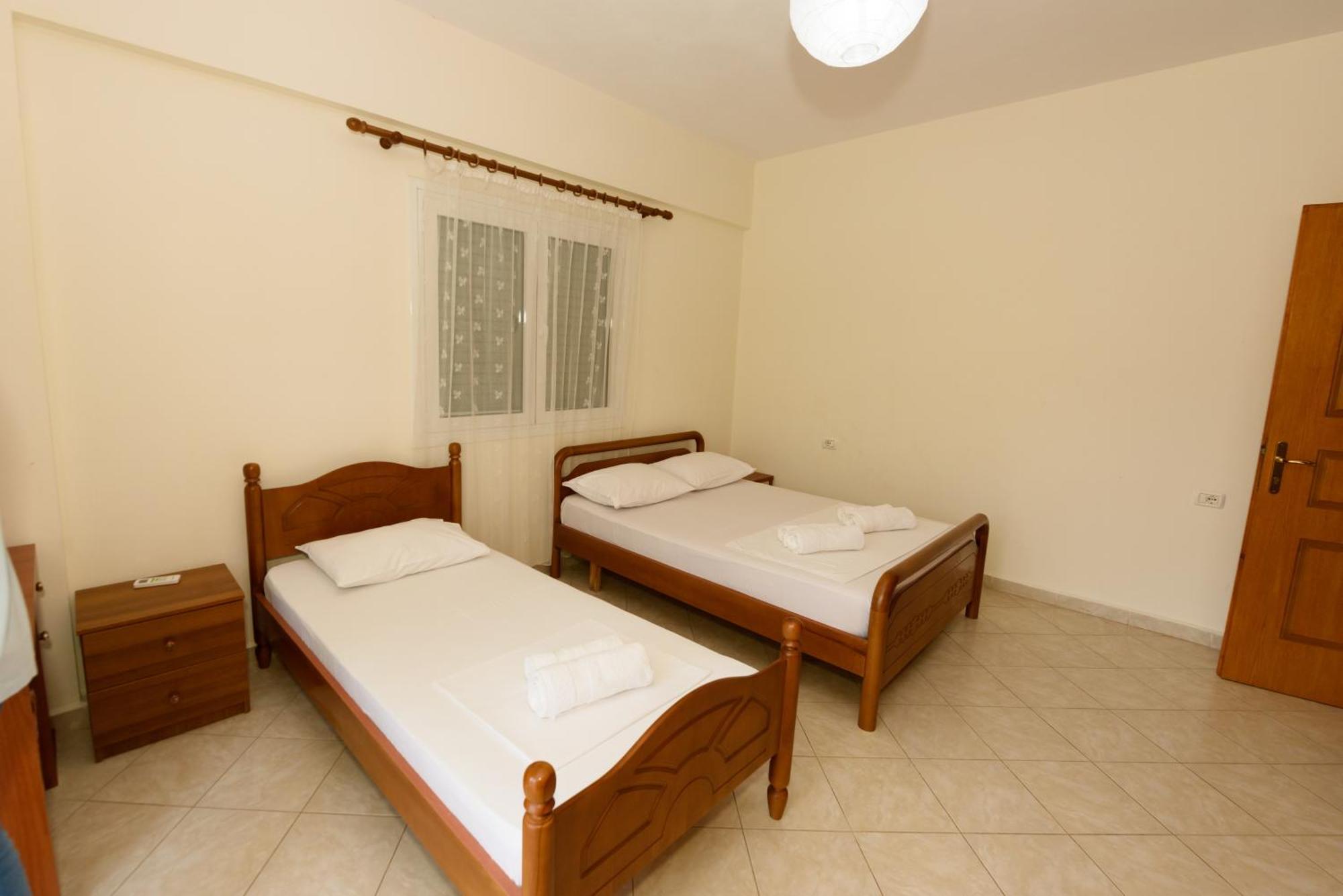 Vasili'S Family Apartments Himare Ngoại thất bức ảnh