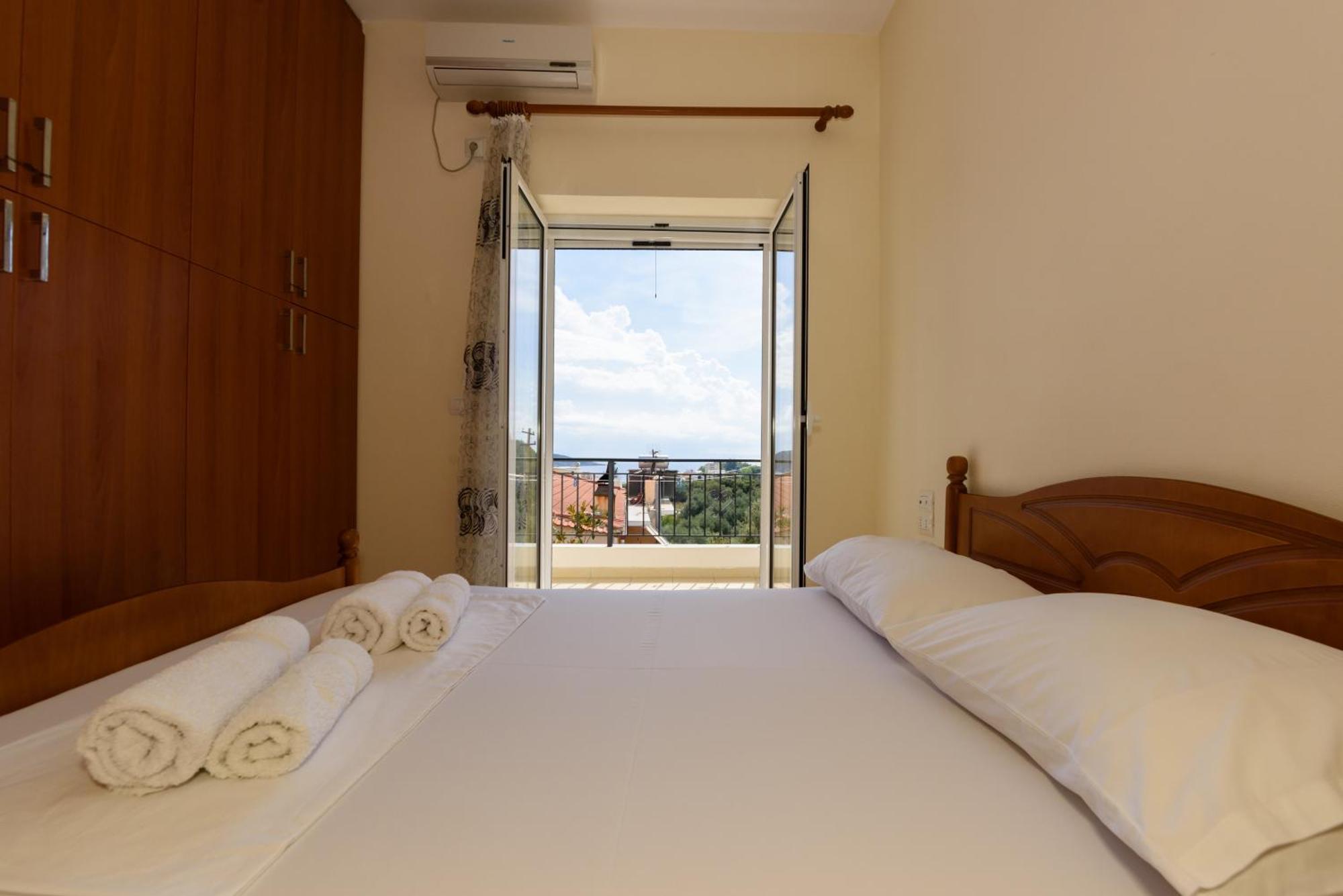 Vasili'S Family Apartments Himare Ngoại thất bức ảnh