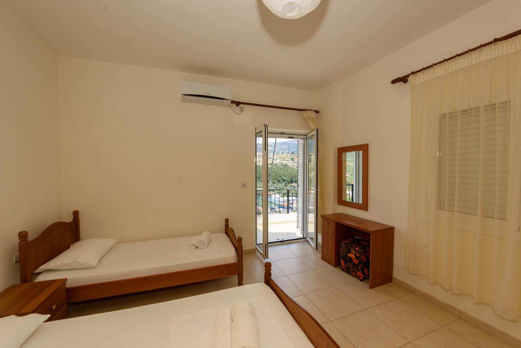 Vasili'S Family Apartments Himare Ngoại thất bức ảnh