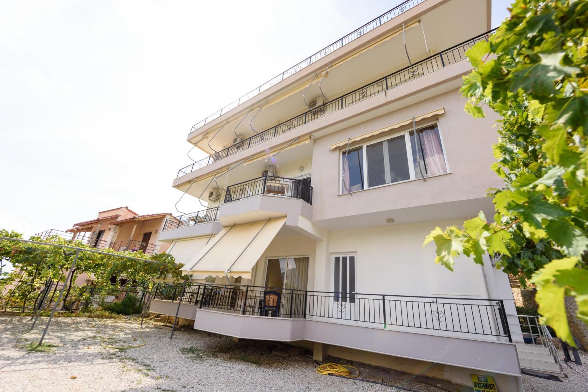 Vasili'S Family Apartments Himare Ngoại thất bức ảnh