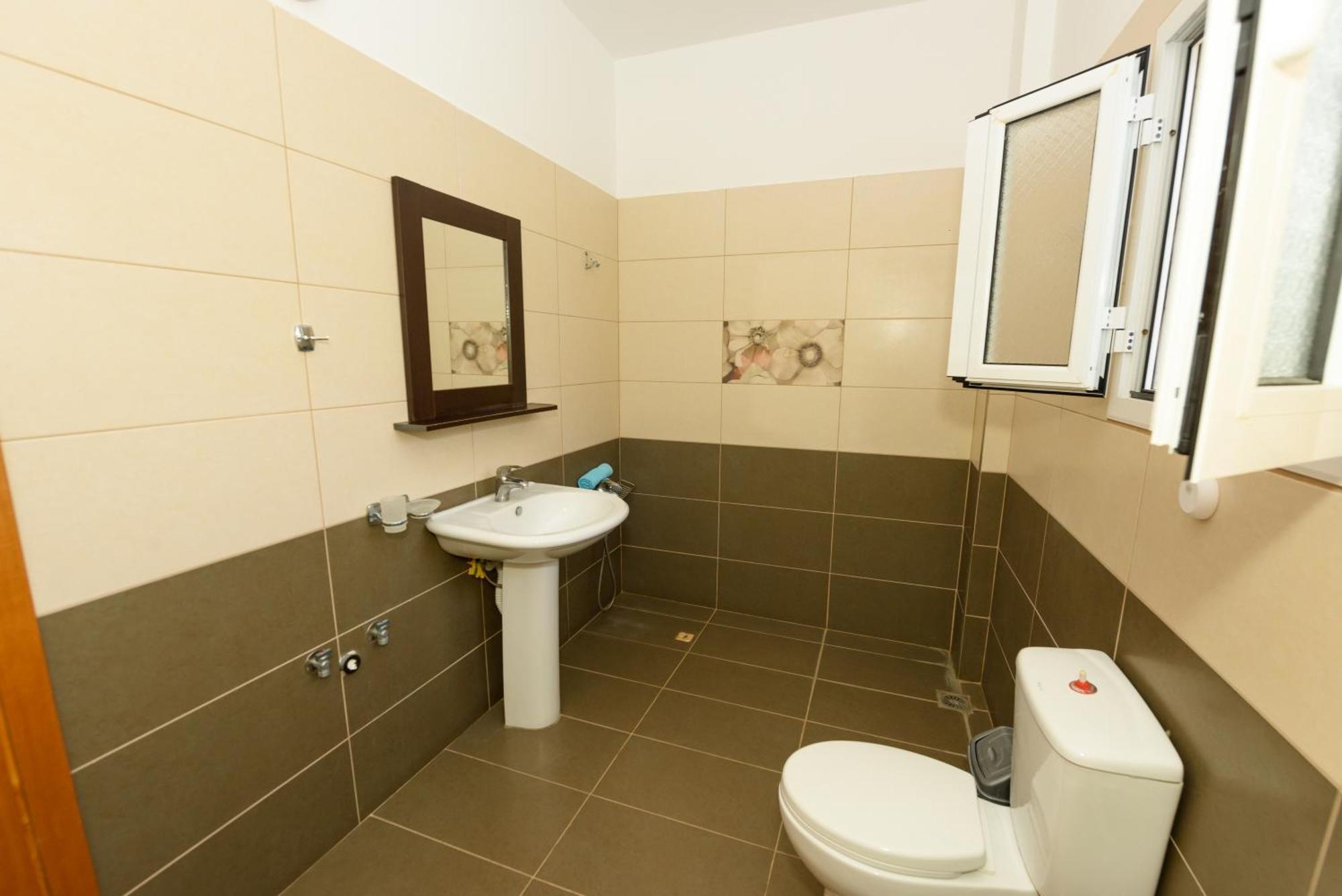 Vasili'S Family Apartments Himare Ngoại thất bức ảnh