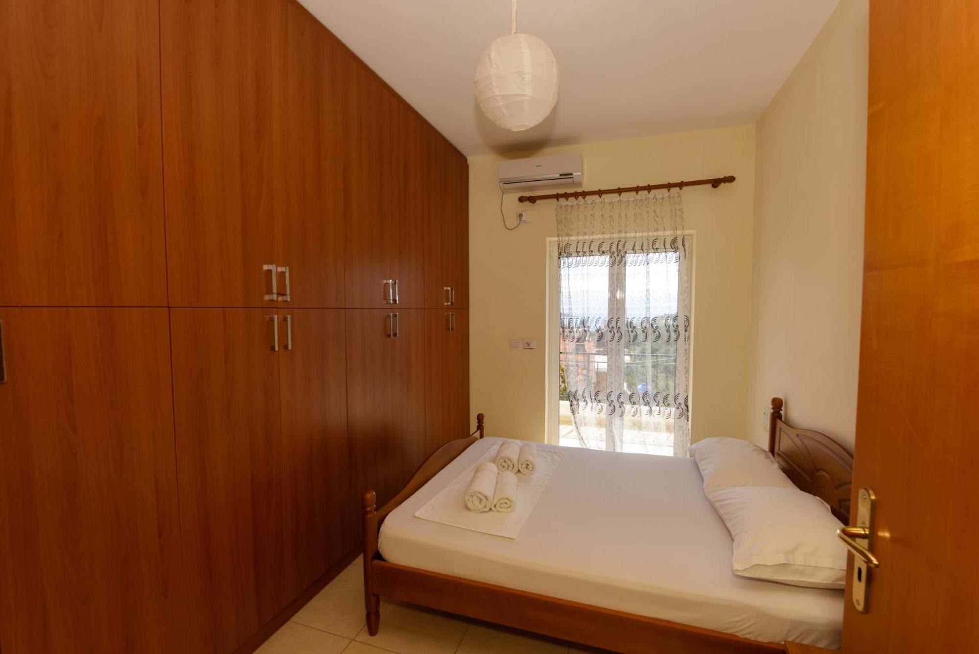 Vasili'S Family Apartments Himare Ngoại thất bức ảnh